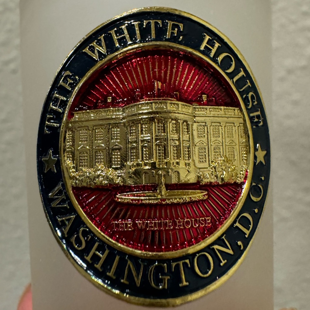 Set of 4  The White House  Frosted Shot Glasses withh metal etched emblem. - Picture 2 of 5